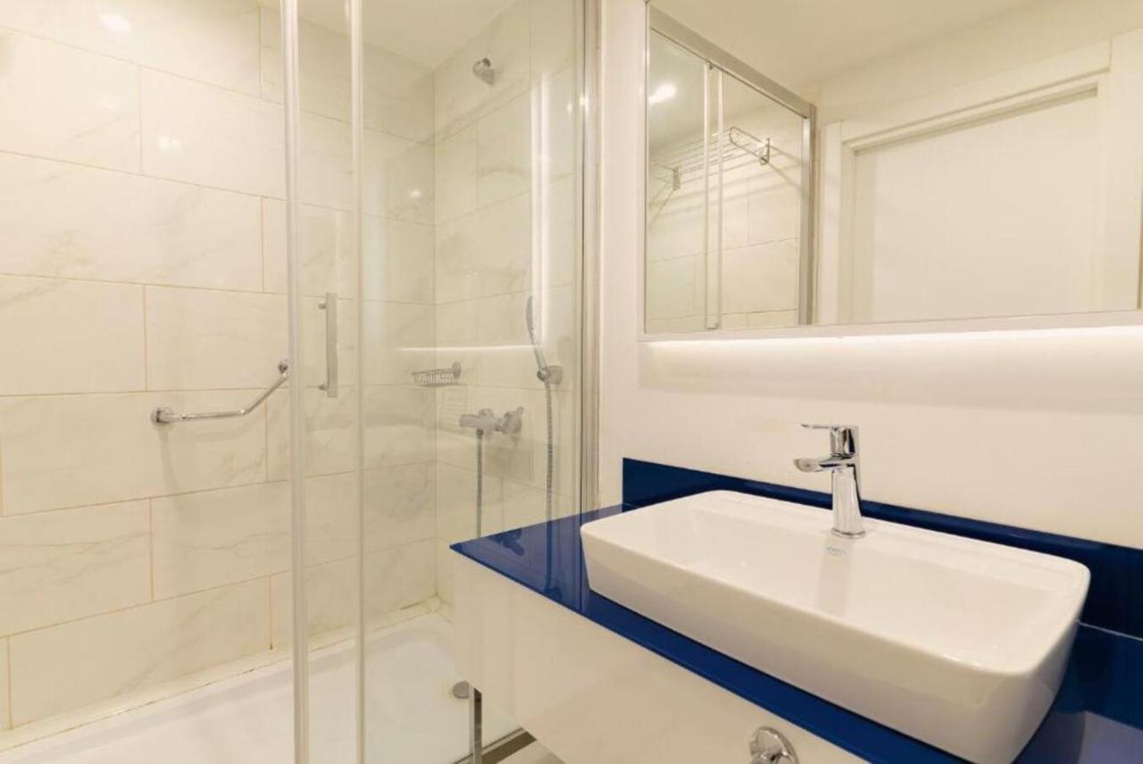 Orbi City Apartments バトゥーミ エクステリア 写真